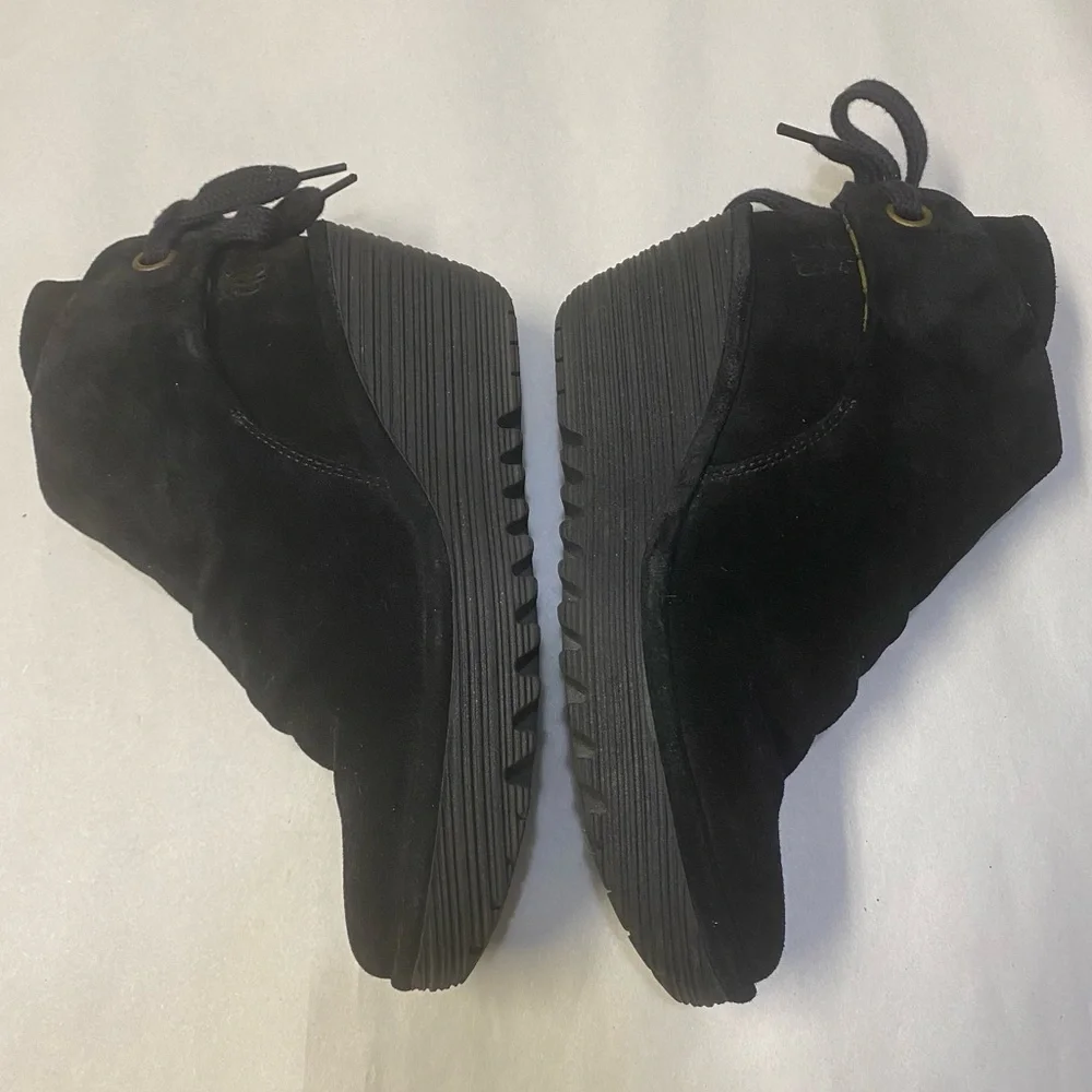 Fly London Women’s Yebi Wedge Ankle Boots Size US 6-6.5 Black Suede Round Toe